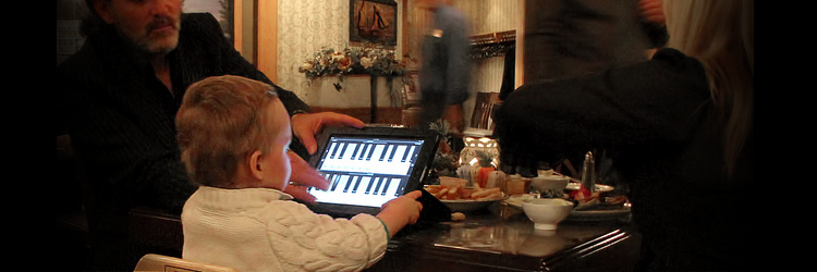 toddler ipad dinner table